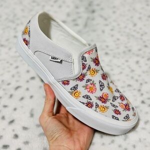 🦋NEW🌼 Vans Women’s Floral Slip-On Shoes - White and Pink